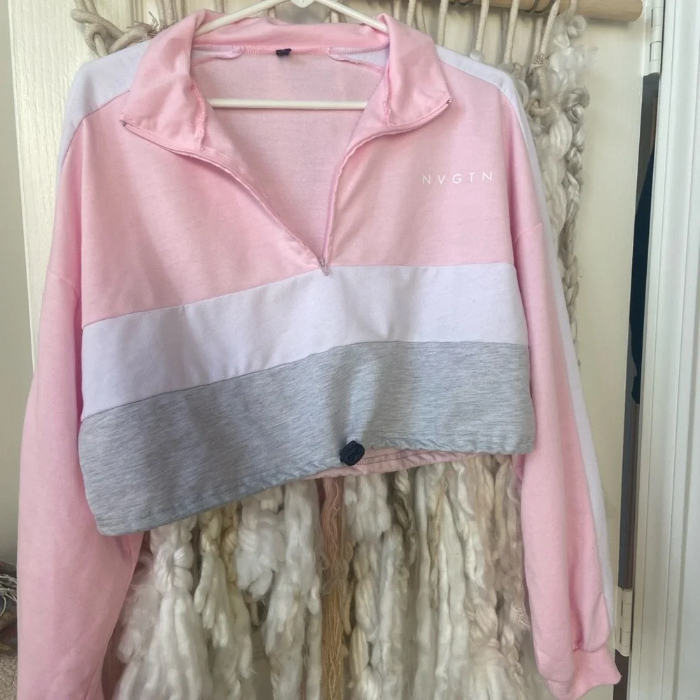Nvgtn pink cropped pullover - Picture 2 of 3